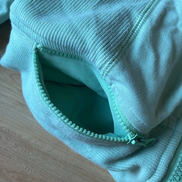 Lululemon full zip race length - Picture 3 of 13